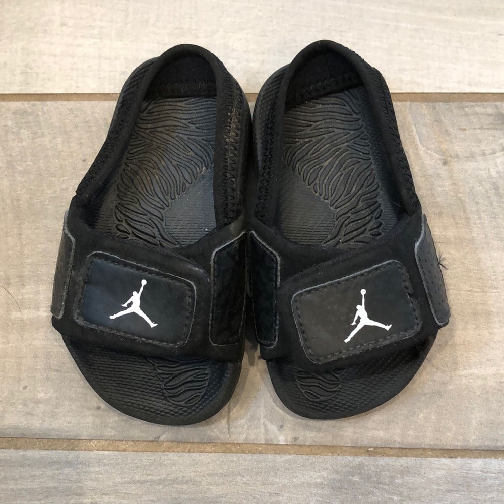 Jordan toddler sandals size 8, used